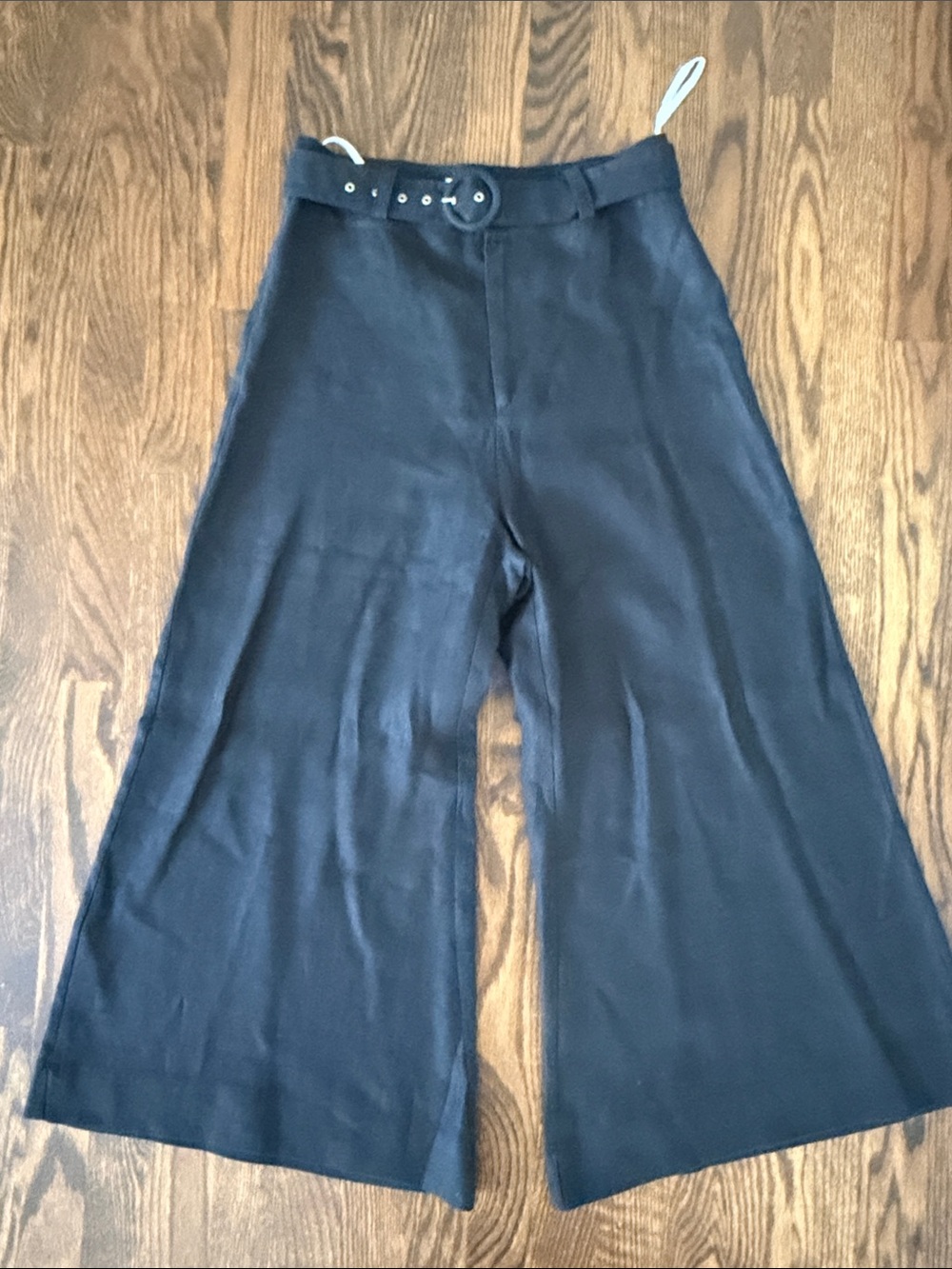 Faithfull the Brand Black linen cropped wide leg Pants with Belt.